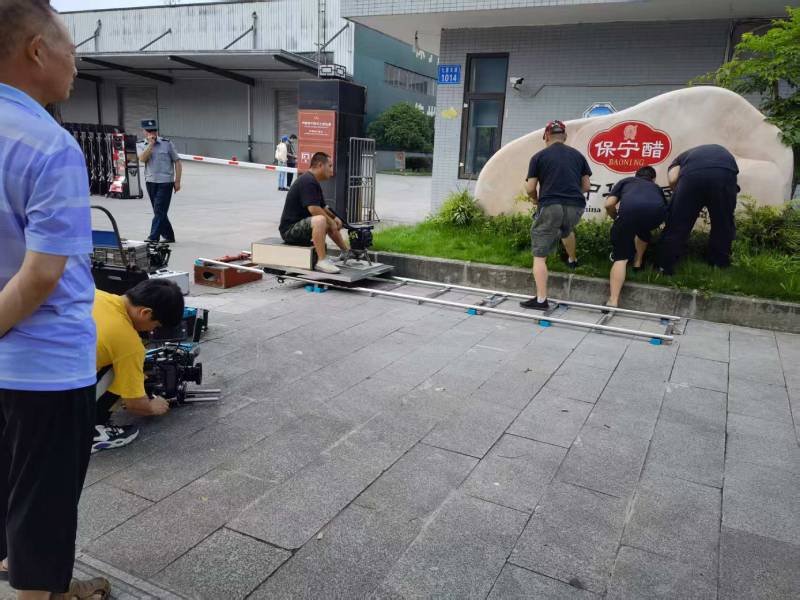 白碱滩区广告片拍摄公司核心优势：全流程服务，让品牌广告片省心更出彩